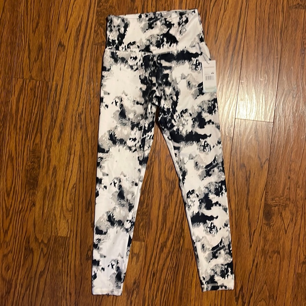 Women’s Balance Collection dry-wik athletic pants. Size Medium. New/With tags.